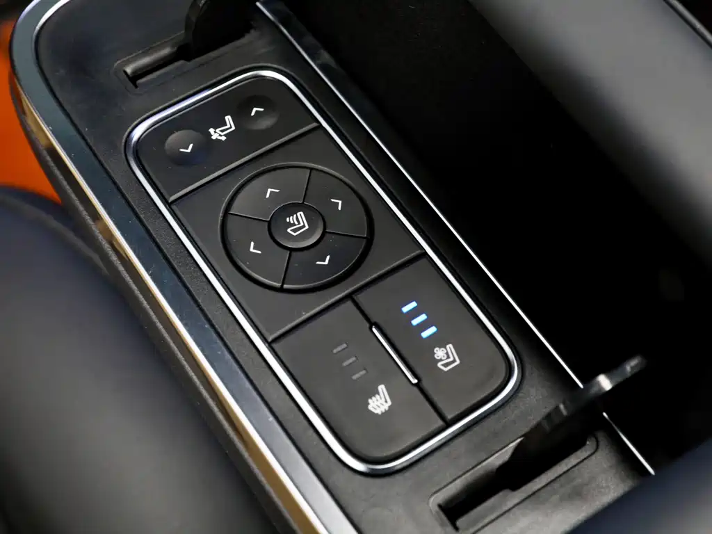 GAC Motor Trumpchi M8 — фото 20