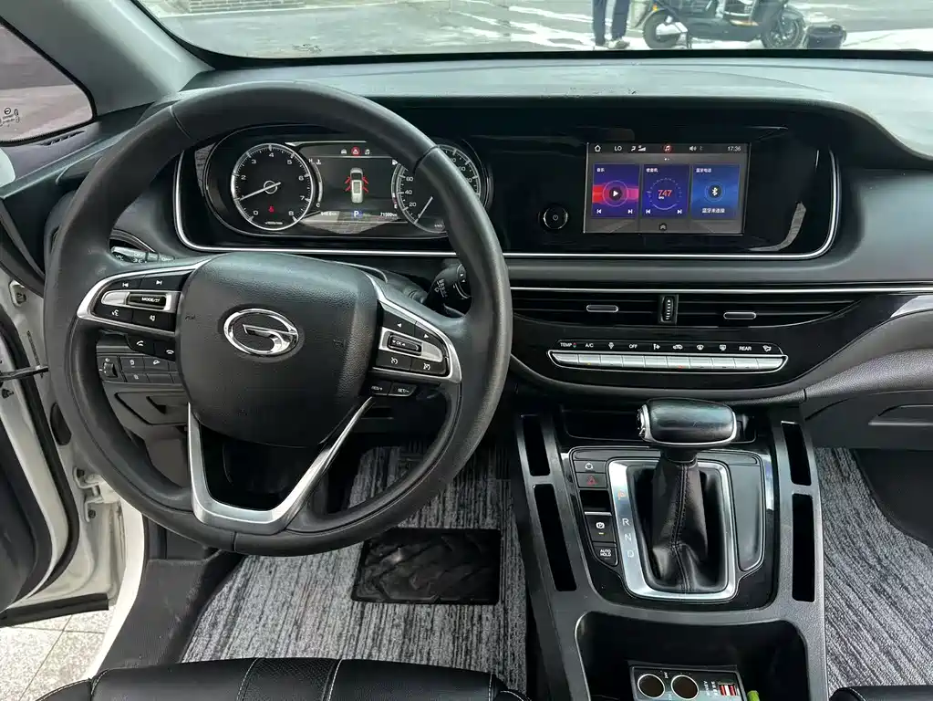 GAC Motor Trumpchi M6 — фото 13