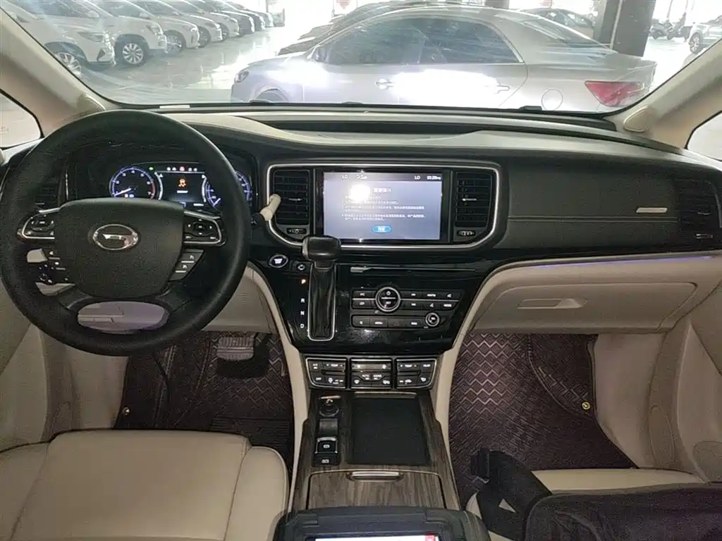 GAC Motor Trumpchi M8 — фото 10