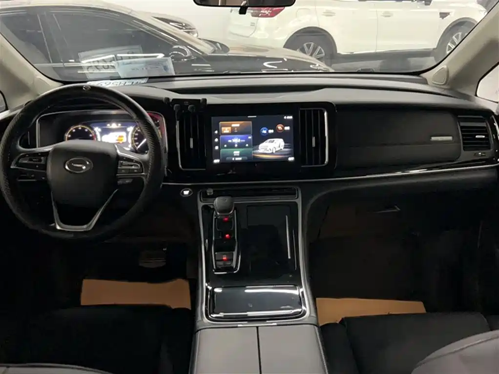GAC Motor Trumpchi M8 — фото 17