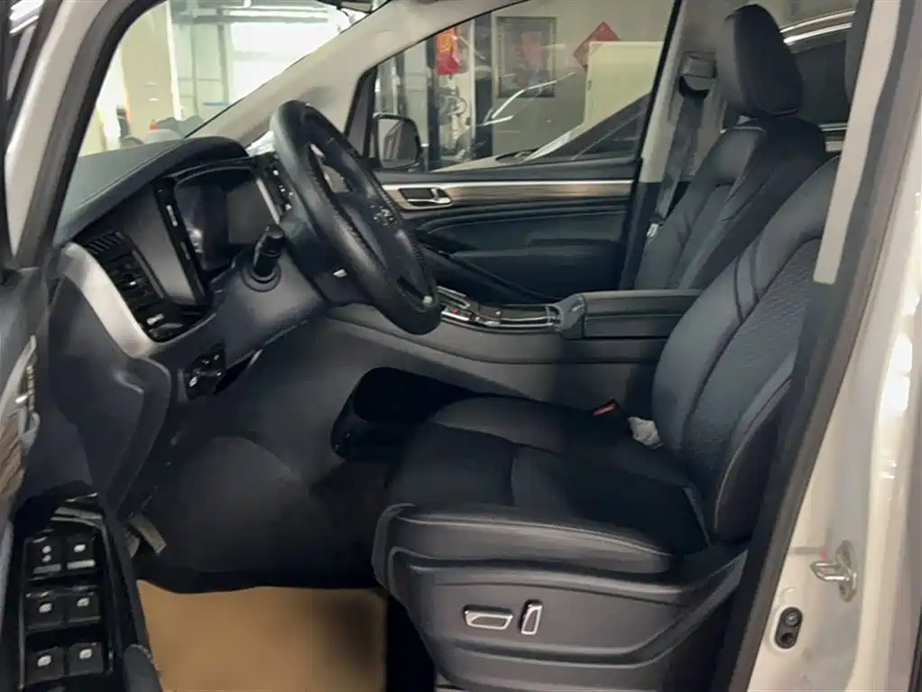 GAC Motor Trumpchi M8 — фото 18