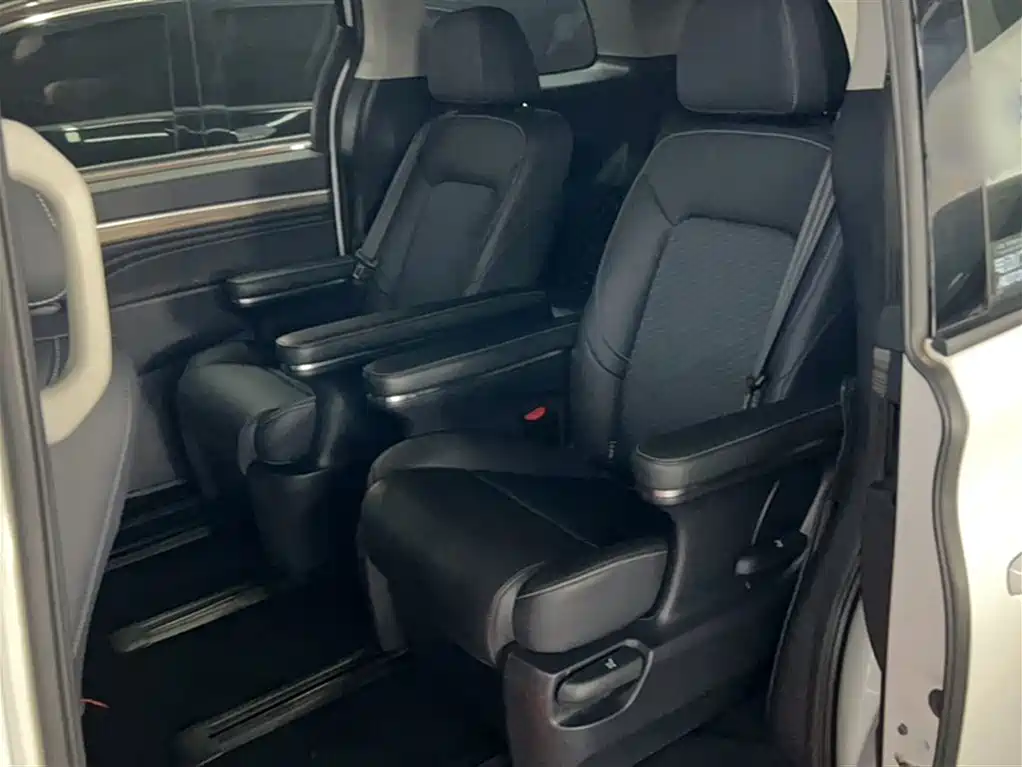 GAC Motor Trumpchi M8 — фото 19