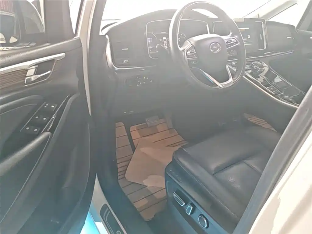 GAC Motor Trumpchi M8 — фото 16