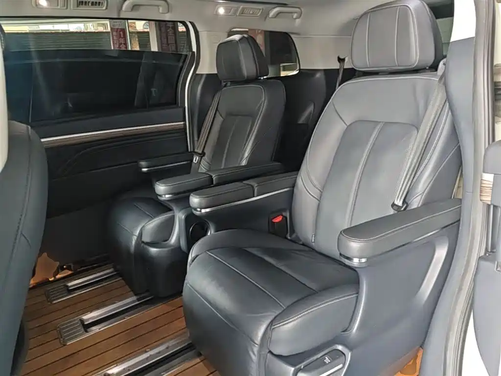 GAC Motor Trumpchi M8 — фото 17