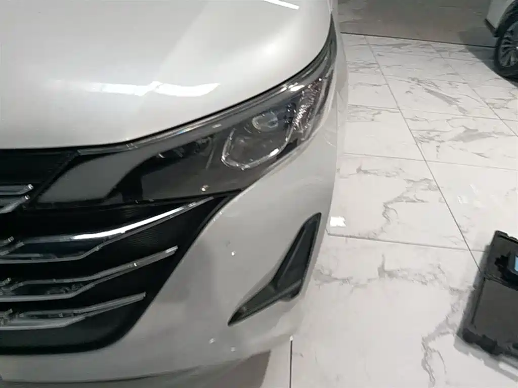 GAC Motor Trumpchi M6 — фото 24