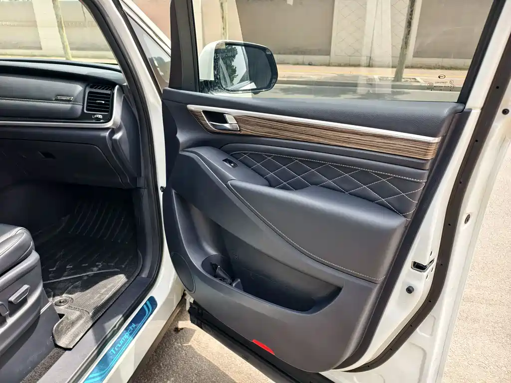 GAC Motor Trumpchi M8 — фото 11