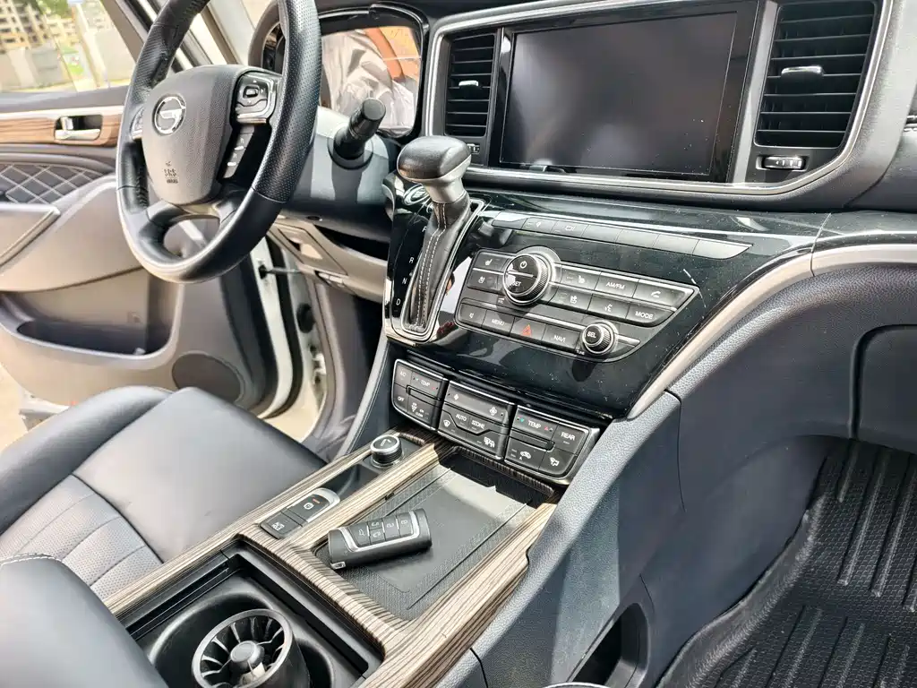 GAC Motor Trumpchi M8 — фото 14