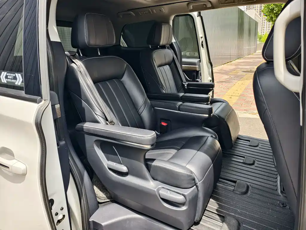 GAC Motor Trumpchi M8 — фото 15