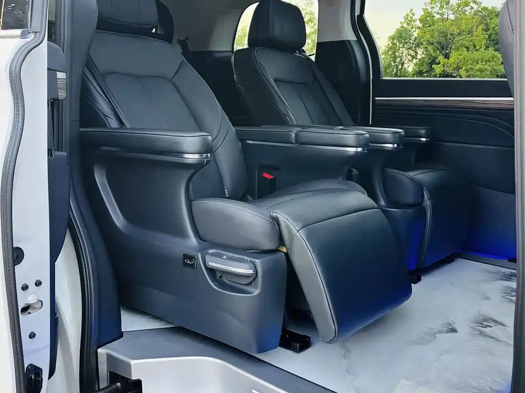 GAC Motor Trumpchi M8 — фото 3