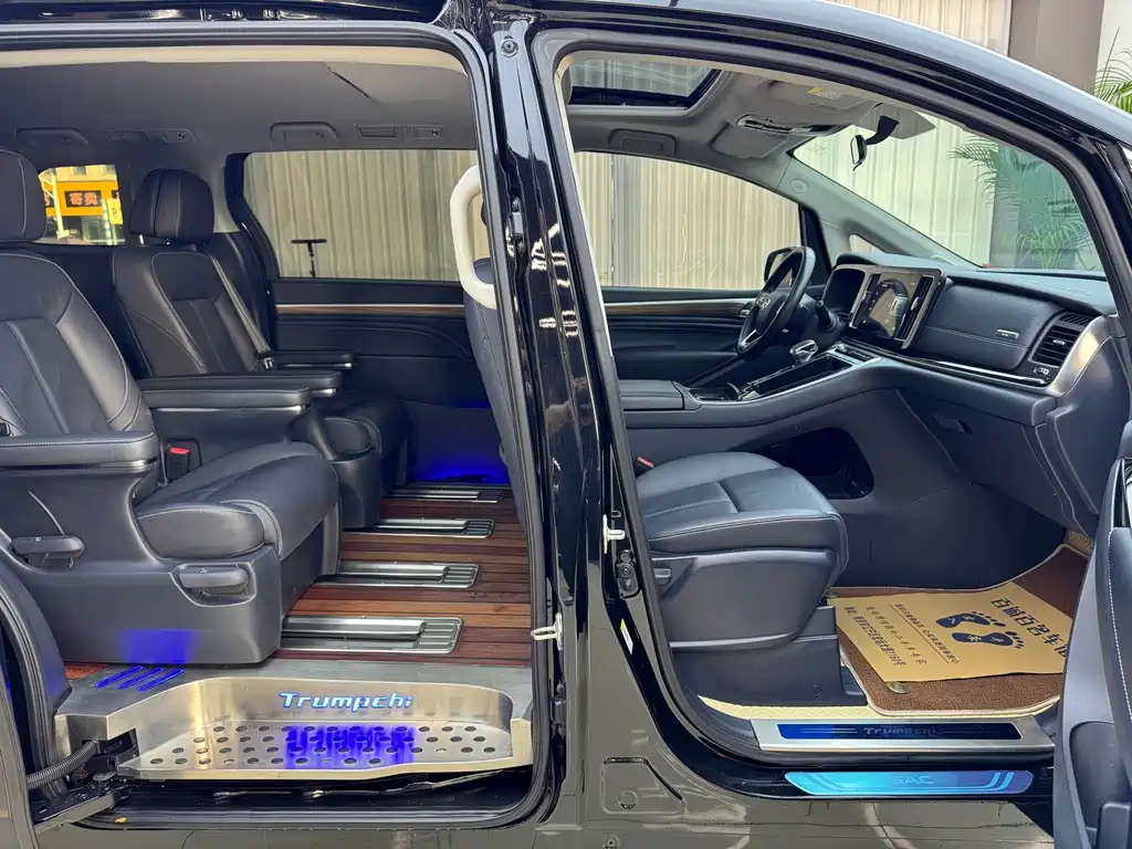 GAC Motor Trumpchi M8 — фото 14