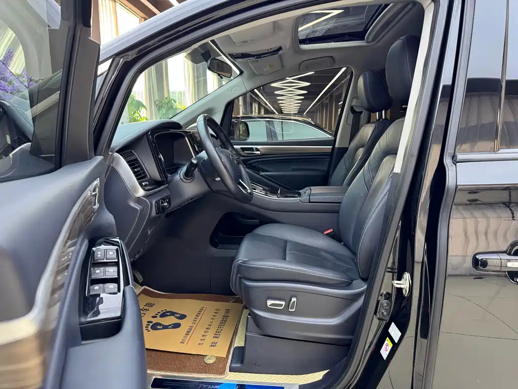 GAC Motor Trumpchi M8 — фото 10