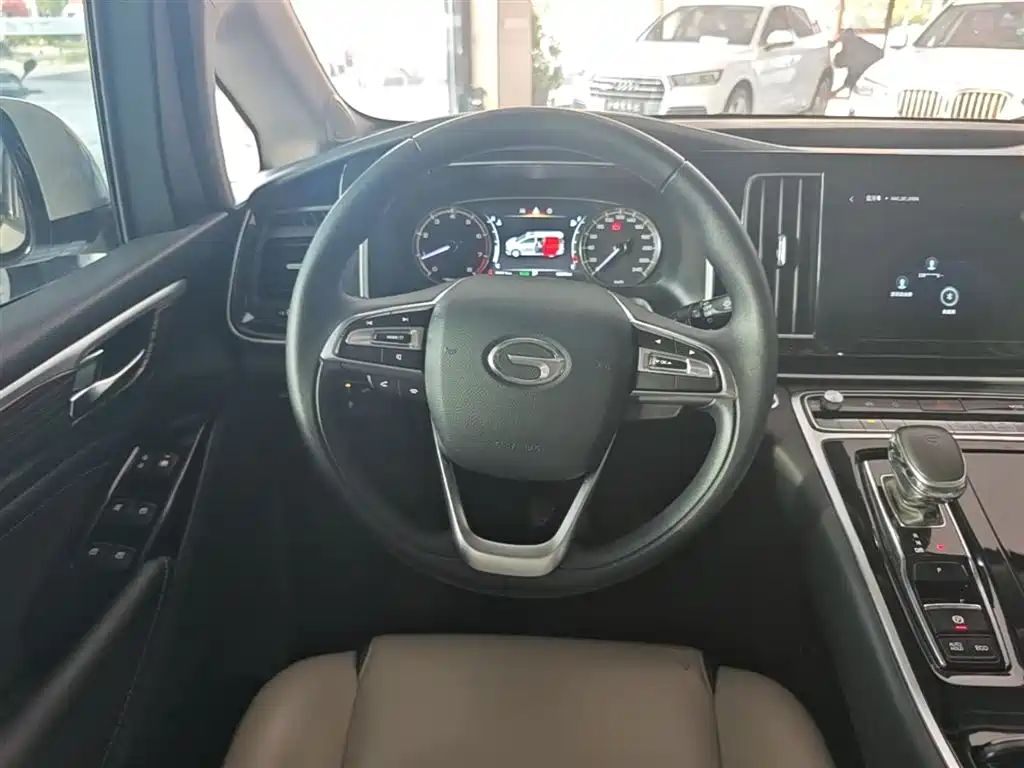 GAC Motor Trumpchi M8 — фото 11