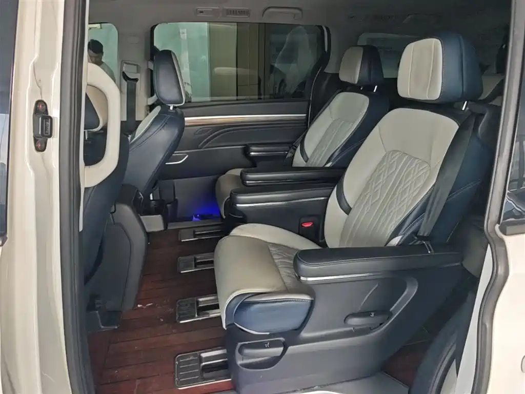 GAC Motor Trumpchi M8 — фото 17