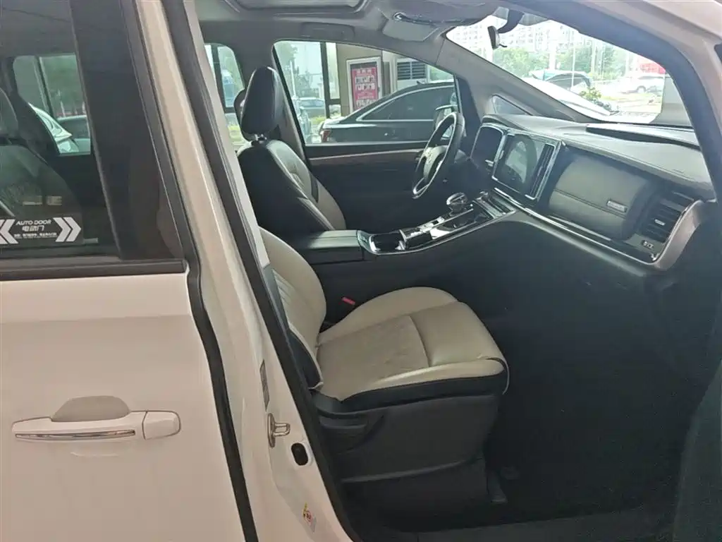 GAC Motor Trumpchi M8 — фото 25