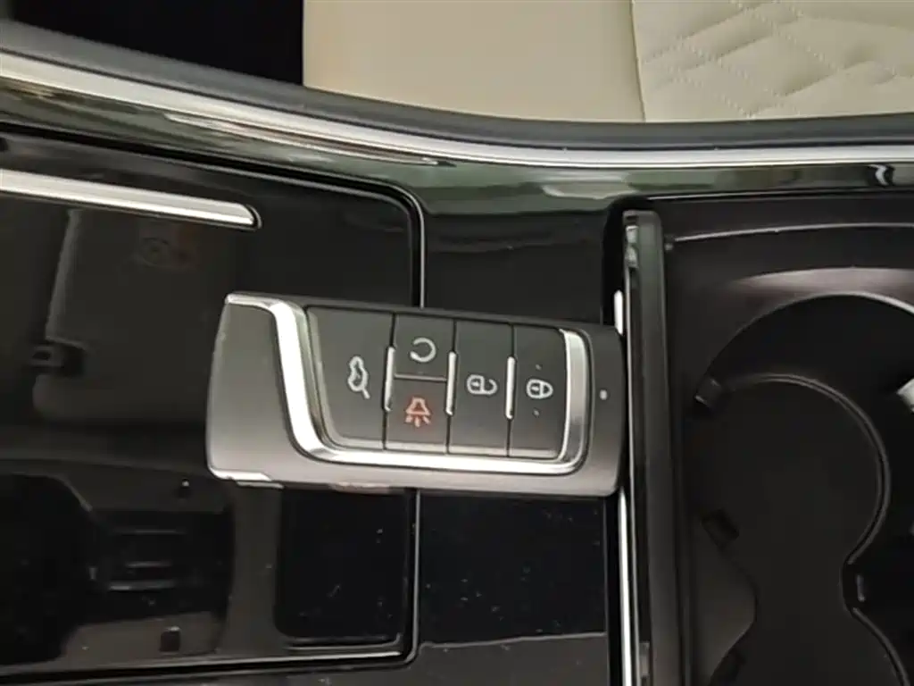 GAC Motor Trumpchi M8 — фото 9