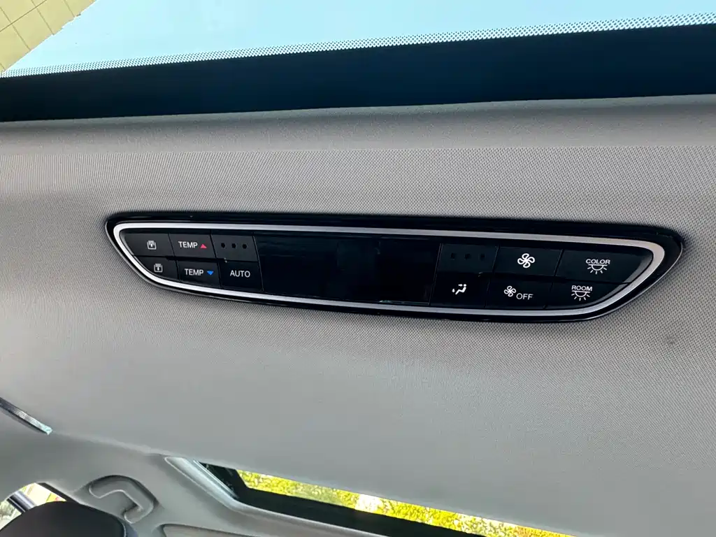 GAC Motor Trumpchi M8 — фото 19