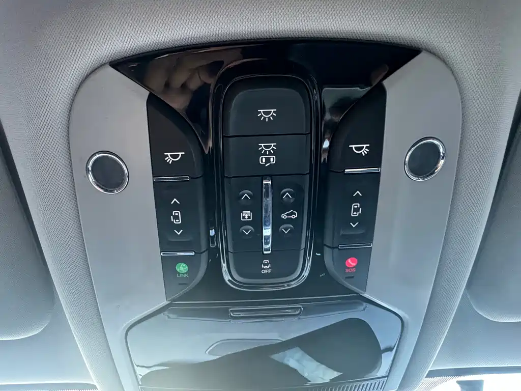 GAC Motor Trumpchi M8 — фото 29