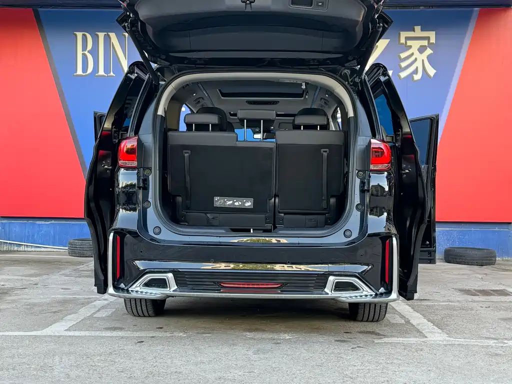 GAC Motor Trumpchi M8 — фото 35