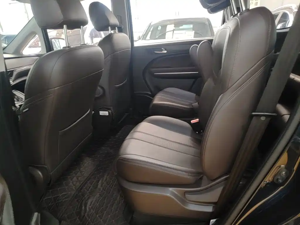 GAC Motor Trumpchi M6 — фото 14