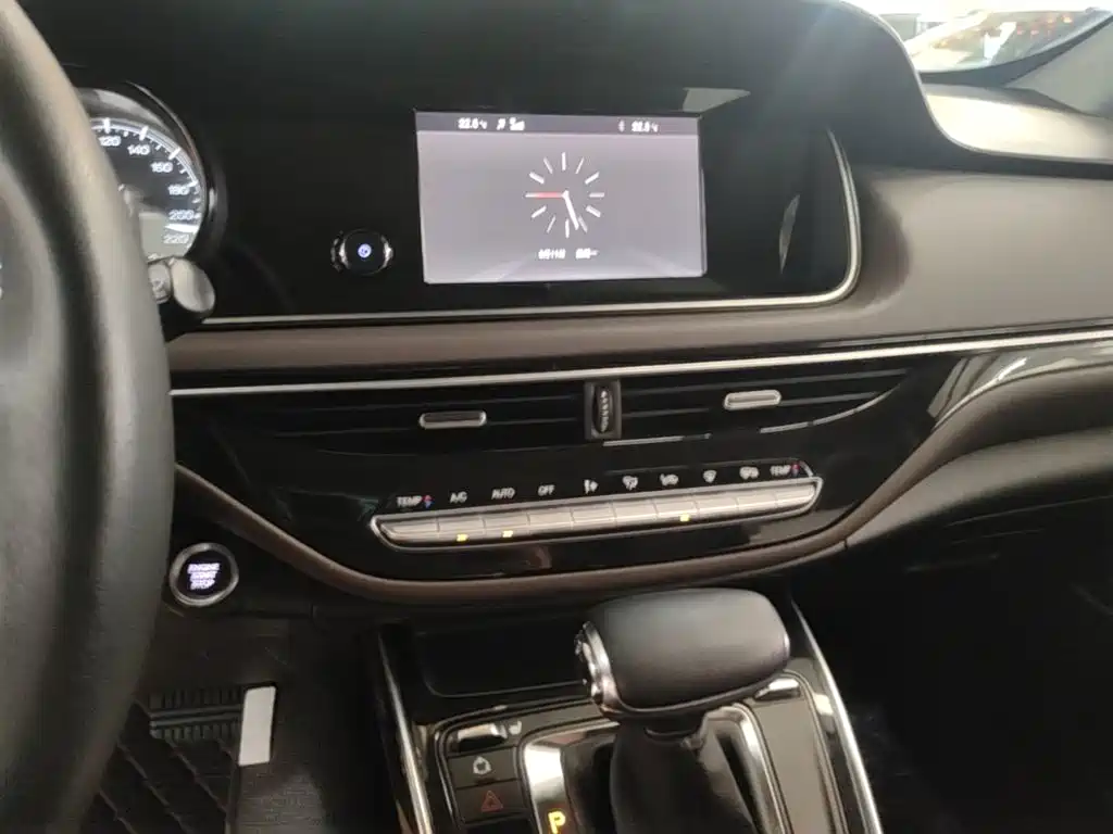 GAC Motor Trumpchi M6 — фото 10