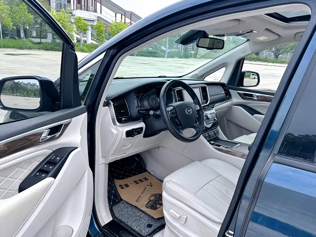 GAC Motor Trumpchi M8 — фото 11