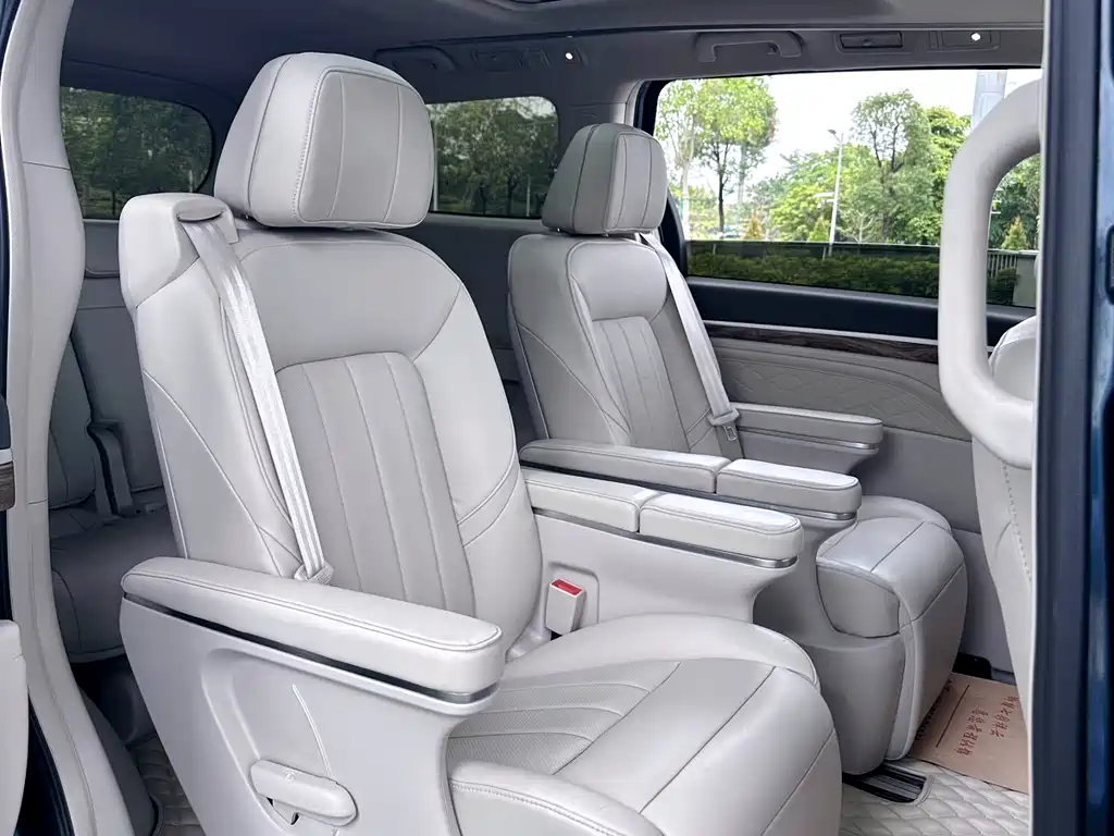 GAC Motor Trumpchi M8 — фото 14