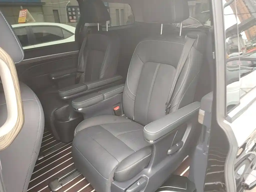 GAC Motor Trumpchi M8 — фото 17