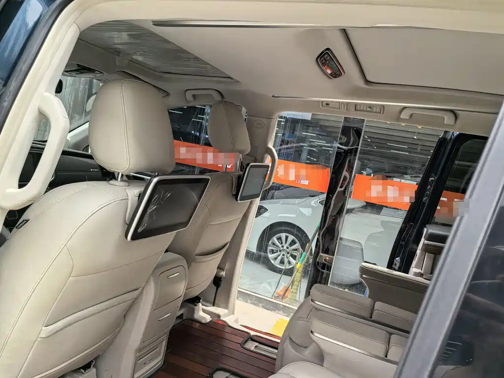 GAC Motor Trumpchi M8 — фото 10
