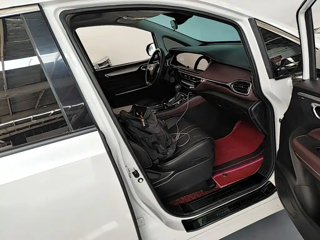 GAC Motor Trumpchi M6 — фото 11