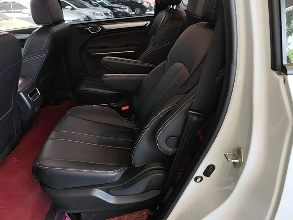 GAC Motor Trumpchi M6 — фото 24