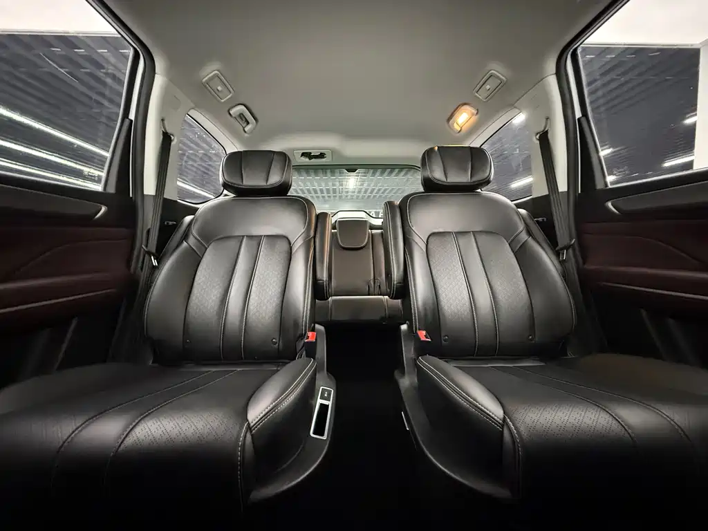 GAC Motor Trumpchi M6 — фото 17