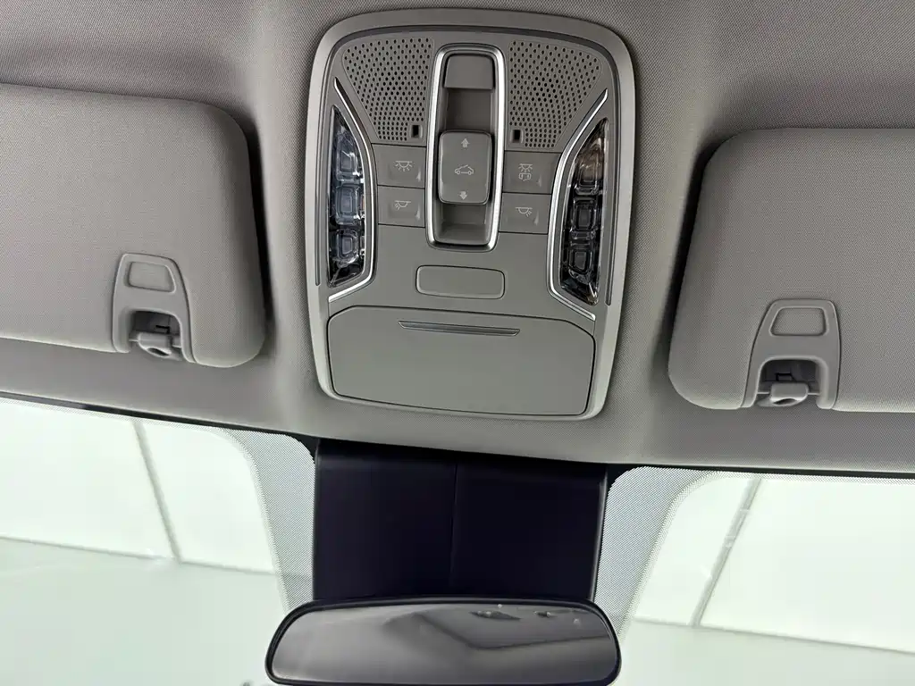 GAC Motor Trumpchi M6 — фото 18