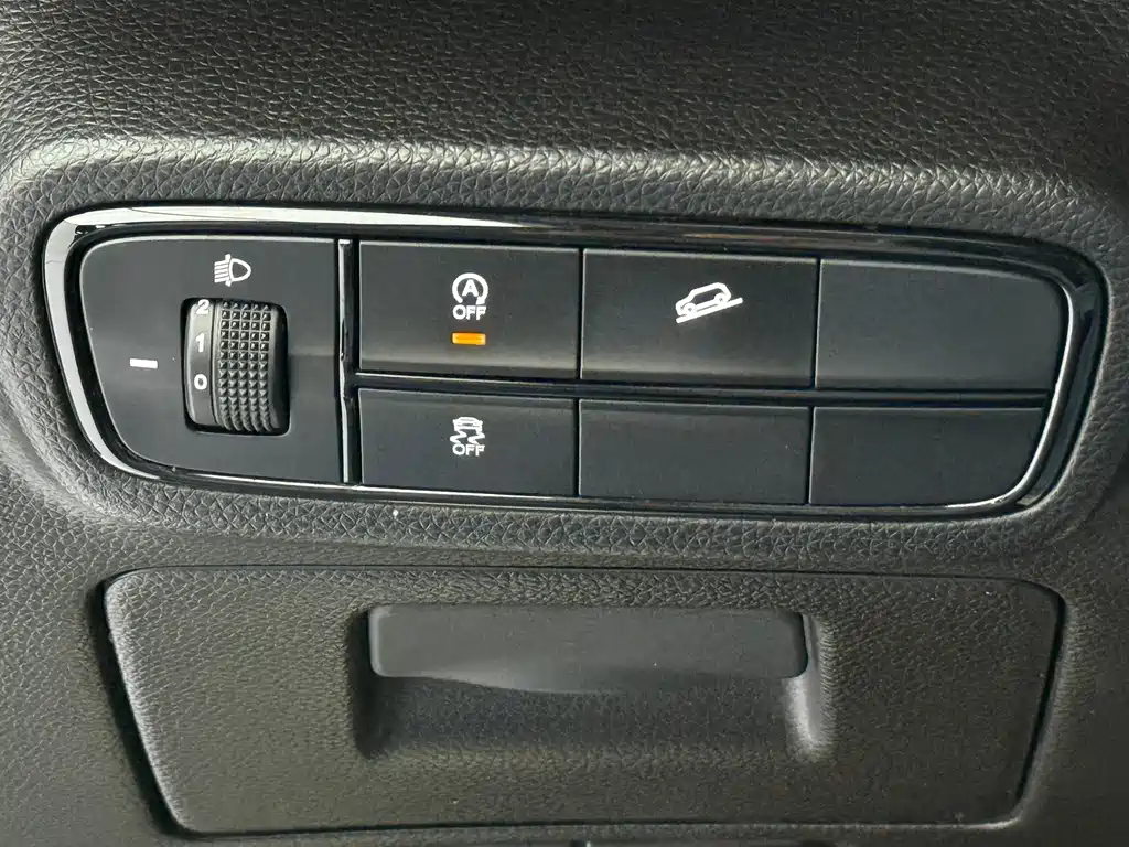 GAC Motor Trumpchi M6 — фото 19