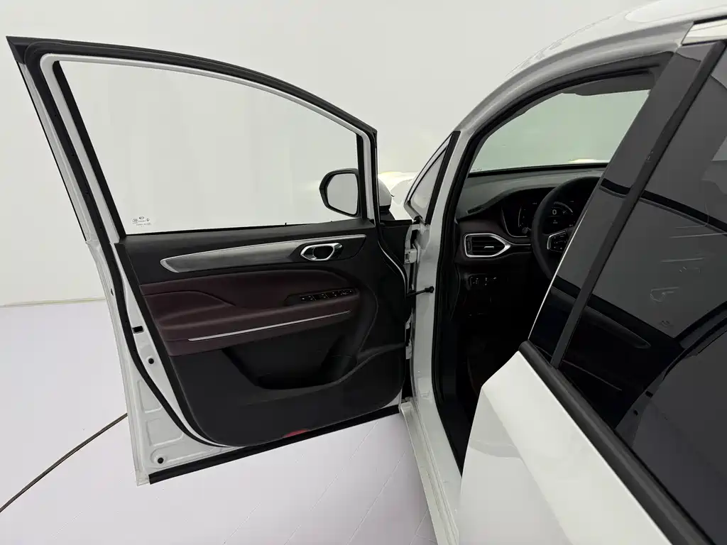 GAC Motor Trumpchi M6 — фото 23