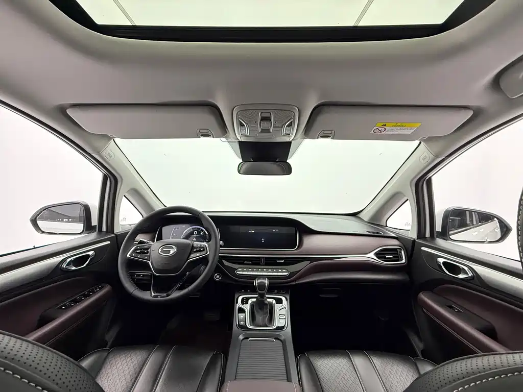 GAC Motor Trumpchi M6 — фото 10
