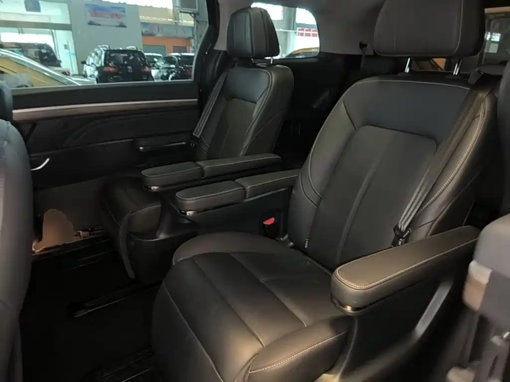 GAC Motor Trumpchi M8 — фото 17