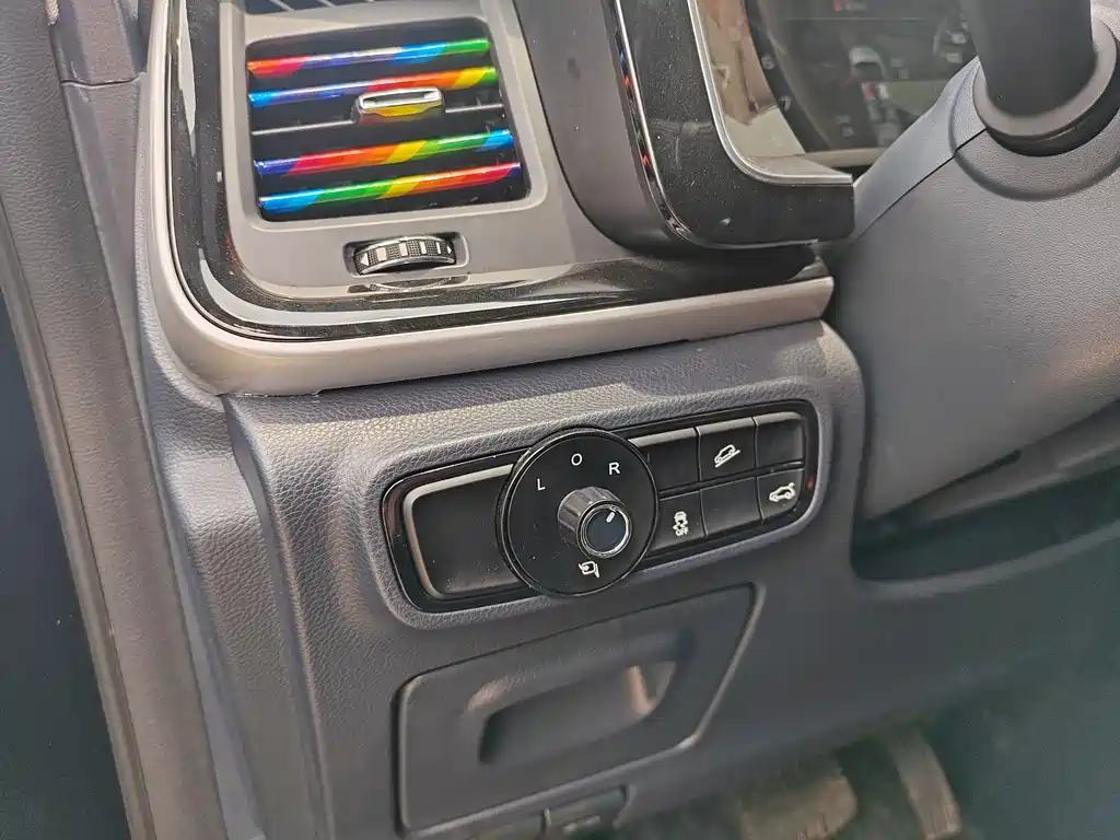 GAC Motor Trumpchi M8 — фото 14