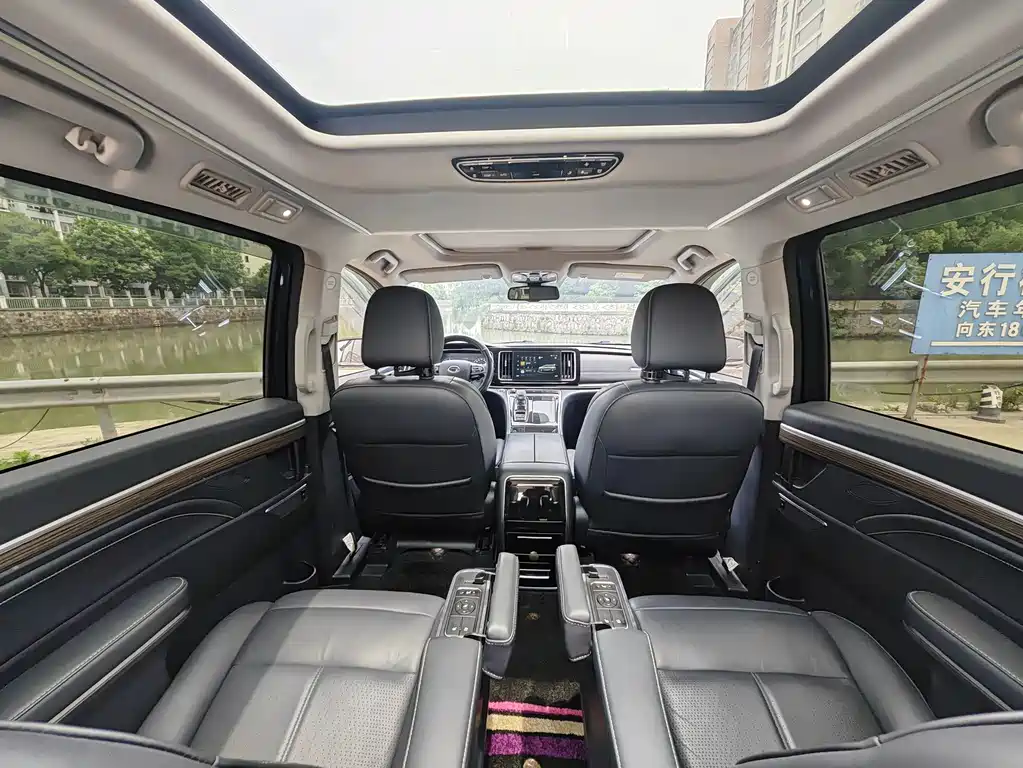 GAC Motor Trumpchi M8 — фото 8