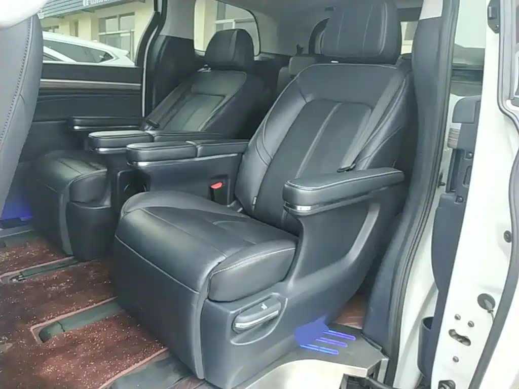 GAC Motor Trumpchi M8 — фото 13
