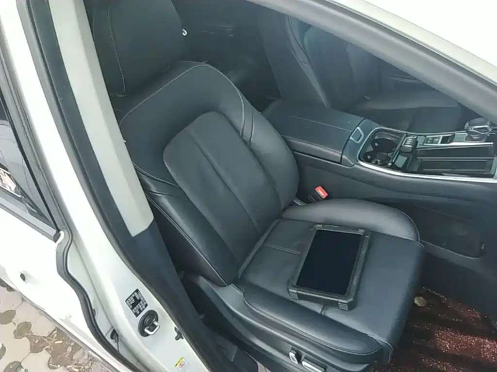 GAC Motor Trumpchi M8 — фото 20