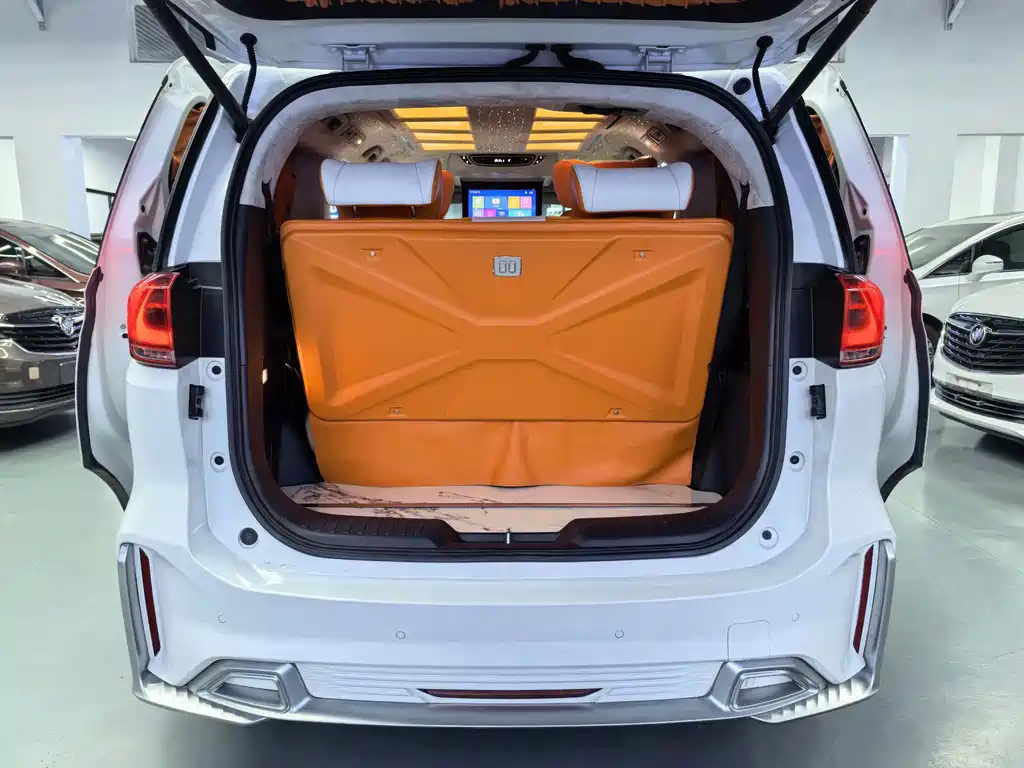 GAC Motor Trumpchi M8 — фото 15