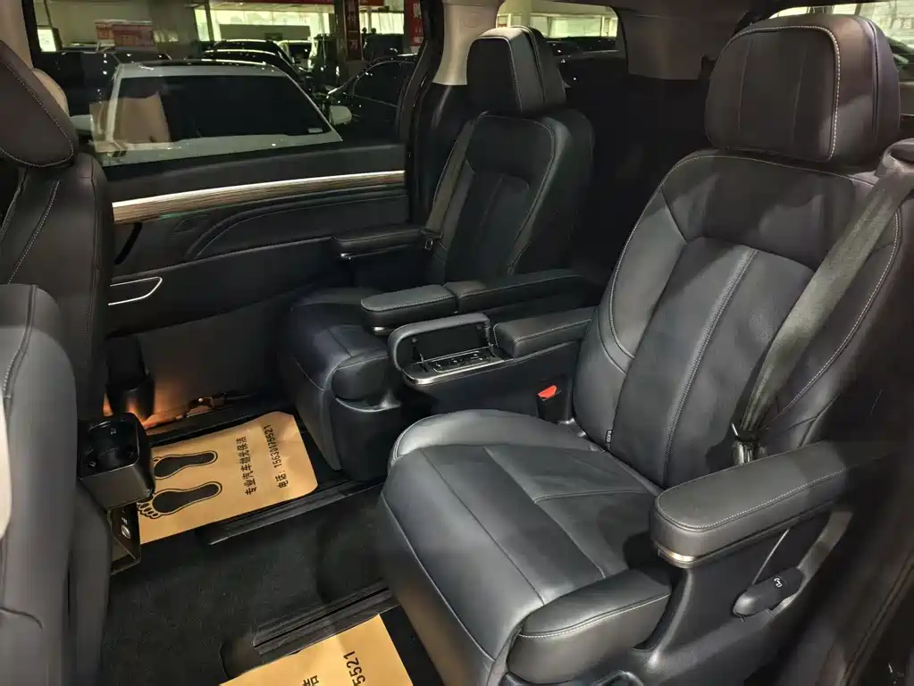 GAC Motor Trumpchi M8 — фото 14