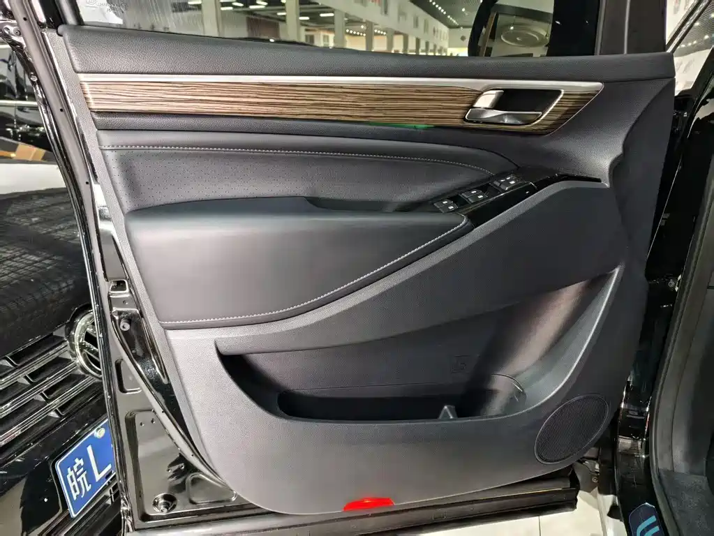 GAC Motor Trumpchi M8 — фото 10