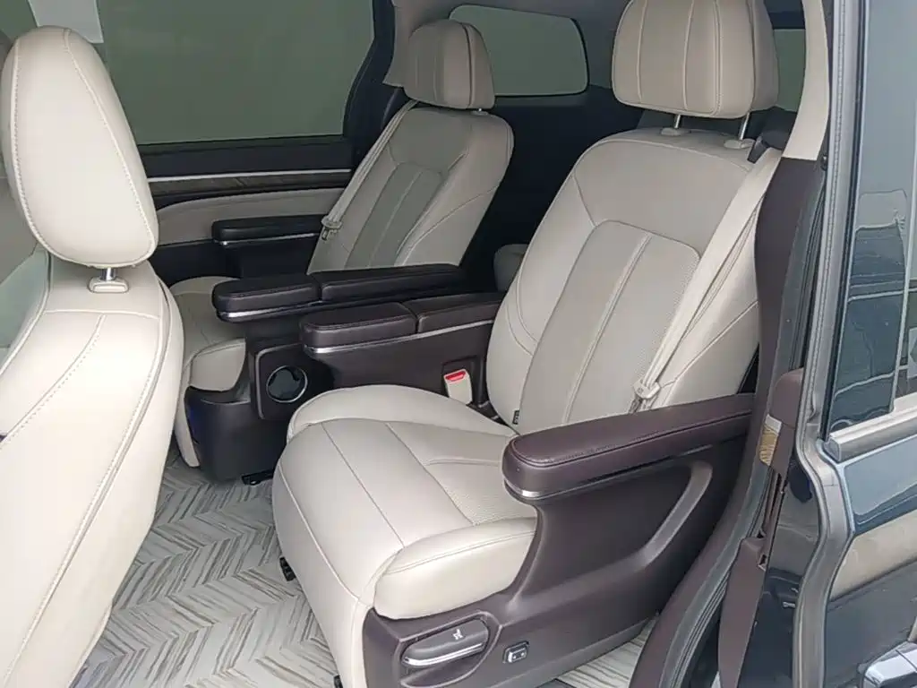 GAC Motor Trumpchi M8 — фото 17