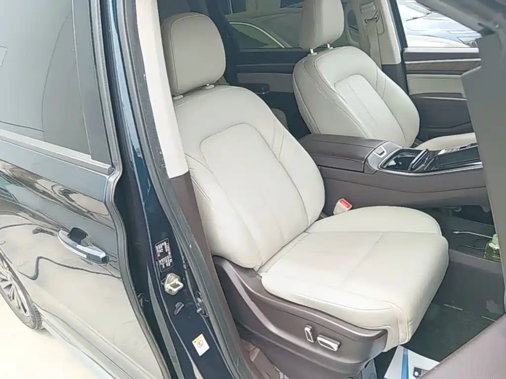 GAC Motor Trumpchi M8 — фото 25