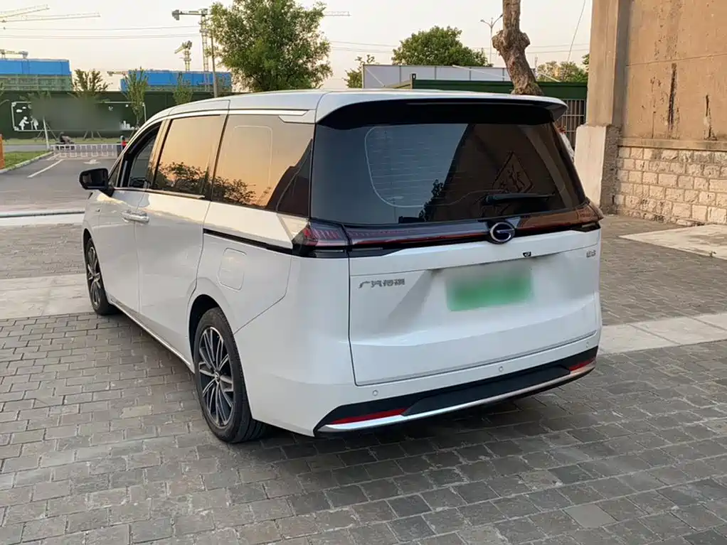 GAC Motor Trumpchi E8 PHEV — фото 13