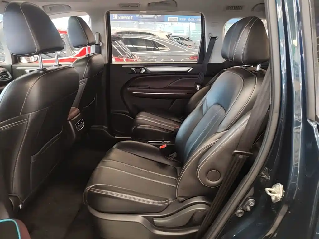 GAC Motor Trumpchi M6 — фото 17