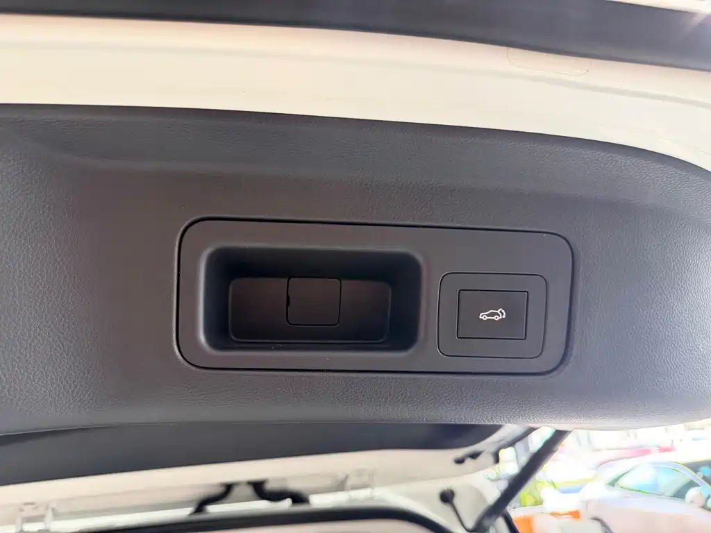 GAC Motor Trumpchi M8 — фото 15