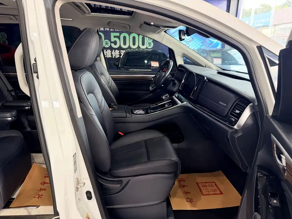 GAC Motor Trumpchi M8 — фото 18