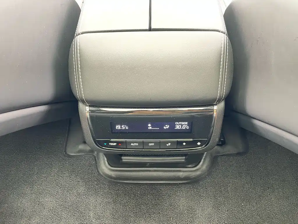 GAC Motor Trumpchi GS8 — фото 19